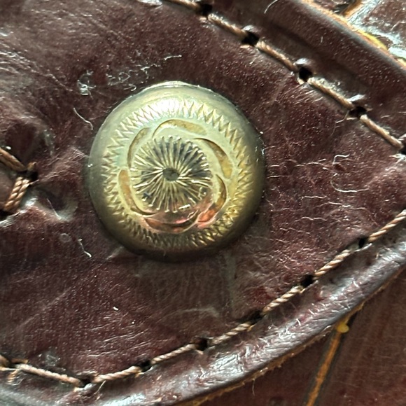 Ladies Western Hand Tooled Leather Laptop Bag with sterling sliver conchos. - Picture 5 of 7